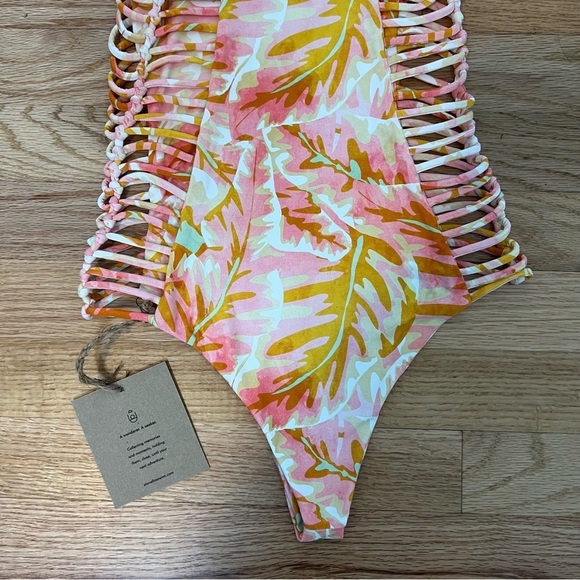 NWT Stone Fox Womens White Pink Print Fella One Piece Halter Style Swimsuit XS - Picture 5 of 10